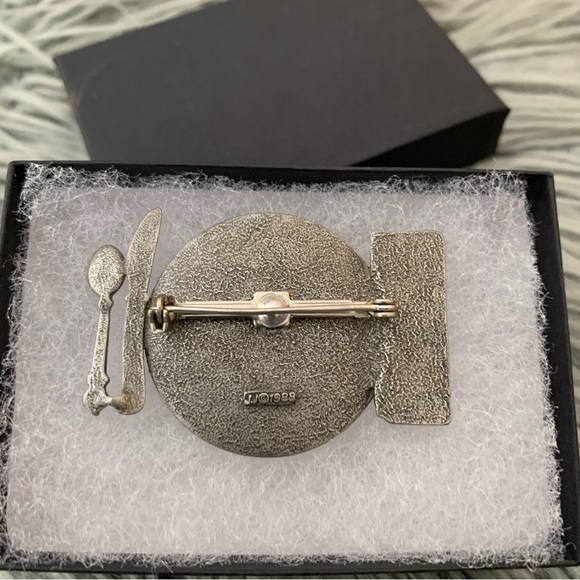 Vintage Pewter Plate and Cutlery Brooch Pin - Picture 3 of 7